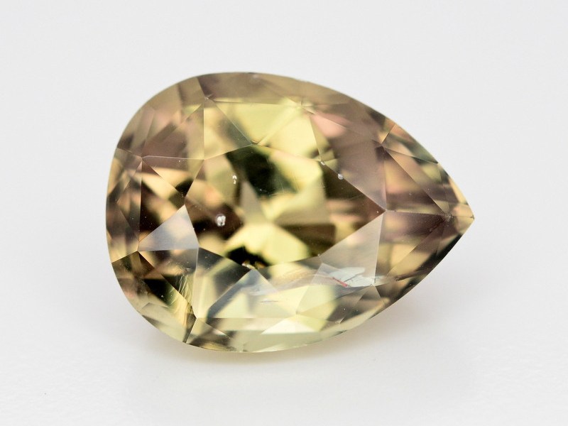 Zultanite : une pierre confidentielle, mais remarquée aux&nbsp;enchères